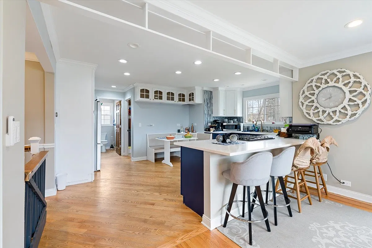 Kitchen with island