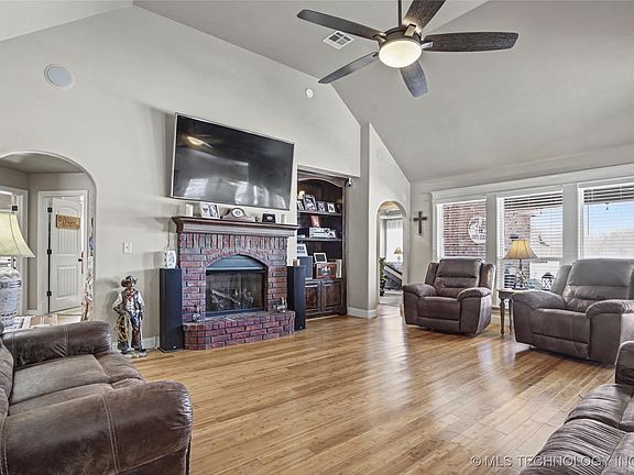 5th image of 14786 N 58th East Ave