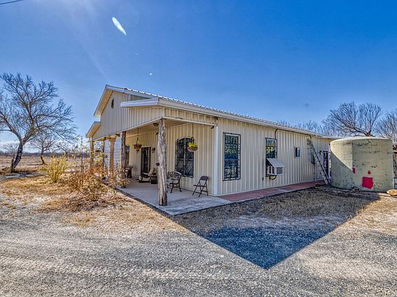 2nd image of 1140 E Curtis Bourn