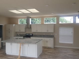 25 Essex Dr, Northridge, CA 91324