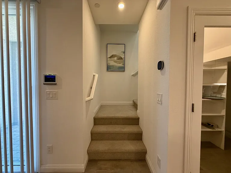 802 Royal Beekman St — Photo 23