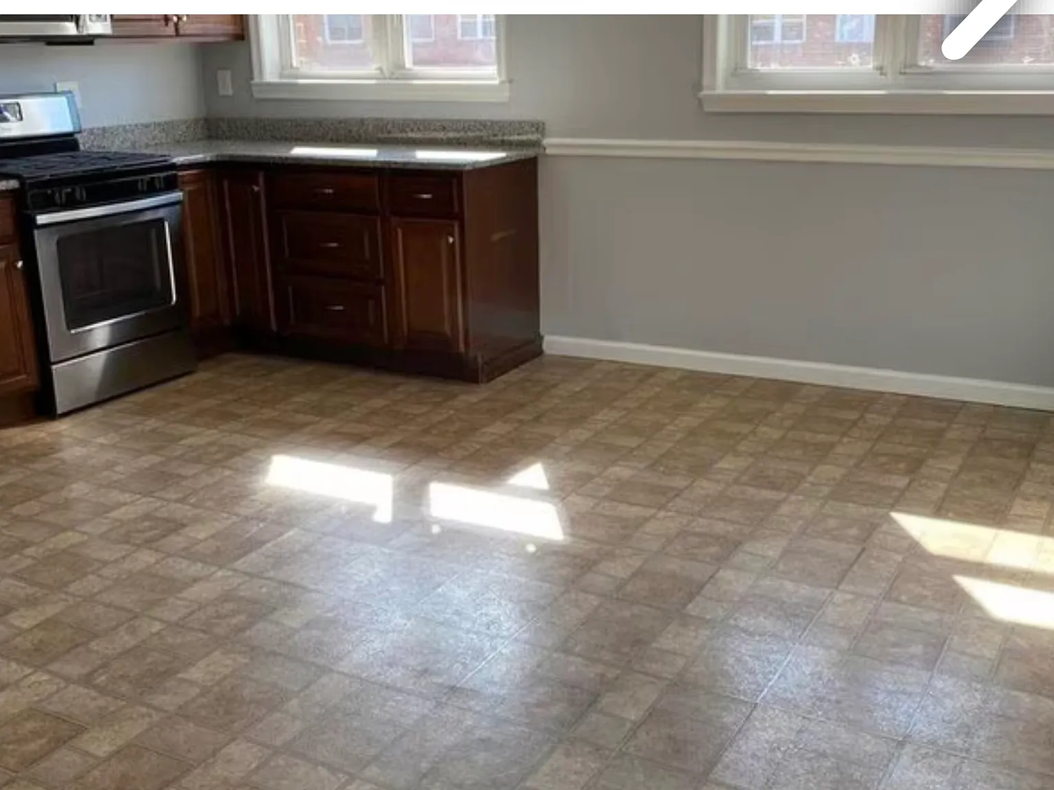 3 bed, 1.5 bath, 1120 sqft, $2,500 — Photo 4