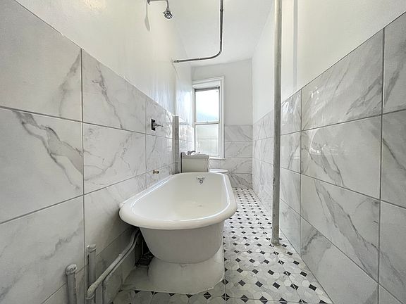 5th image of 5718 Fort Hamilton Pkwy #D8
