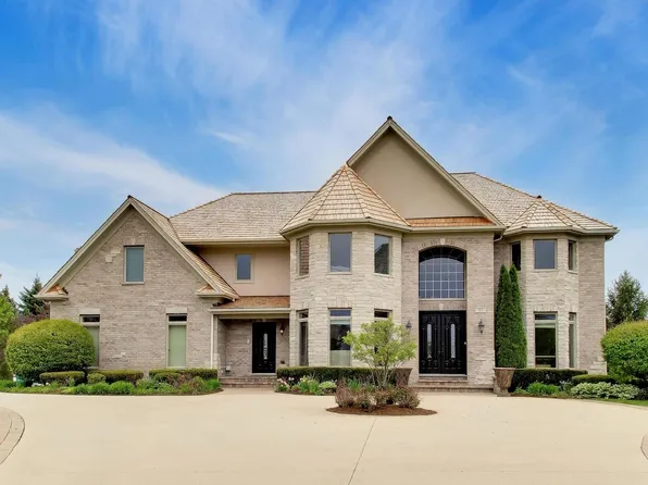 213 Justins Ct, Vernon Hills, IL 60061