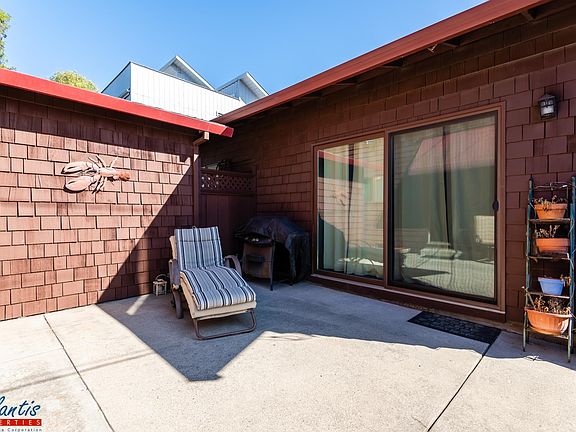 4th image of 260 6th Ave #B