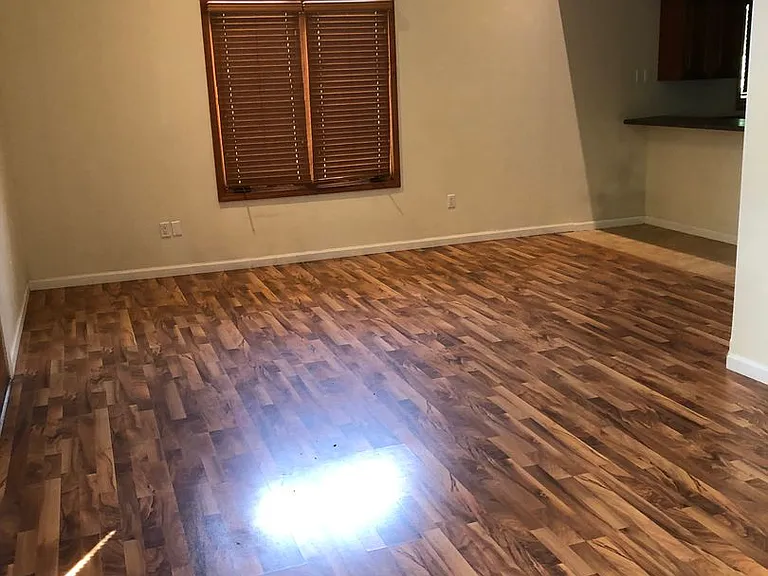 1000 Lakewood Dr #4 — Photo 5