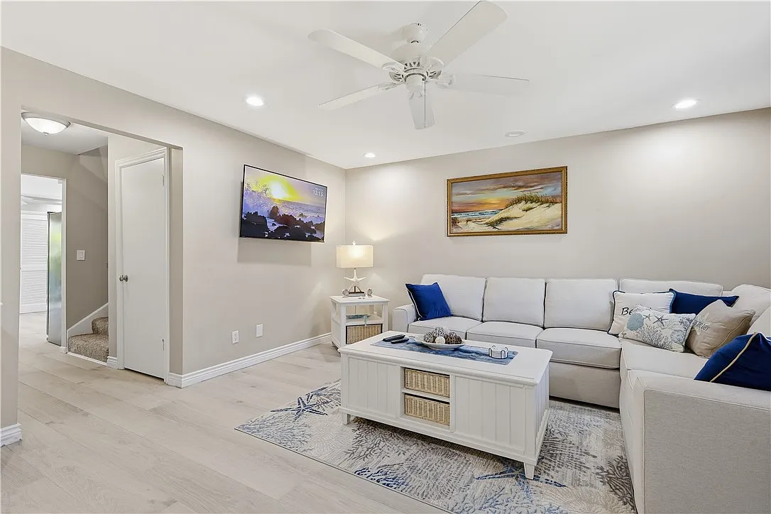 2 bed, 2.5 bath, 1460 sqft, $3,000 — Photo 3
