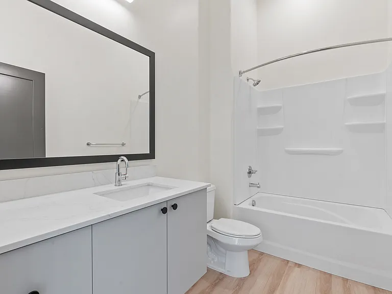 800 E 620 S — Photo 162