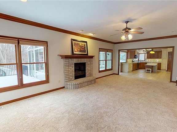 5th image of 20484 Scott Dr
