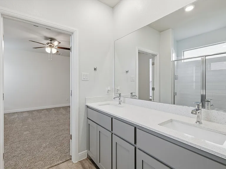704 Wilmott Ter — Photo 17