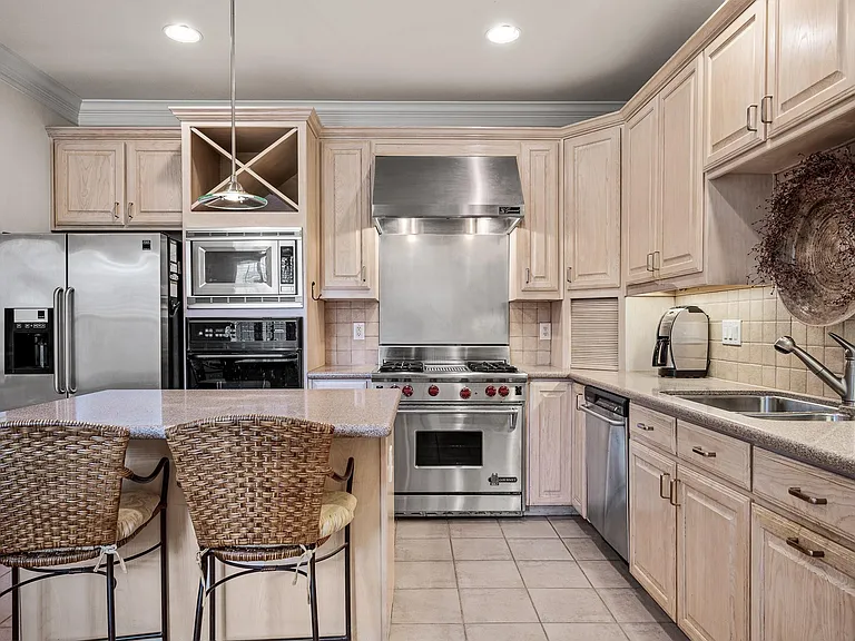 4209 Sexton Ln — Photo 8