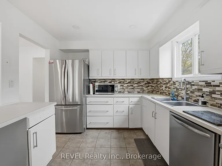 14 Deborah Ct — Photo 4