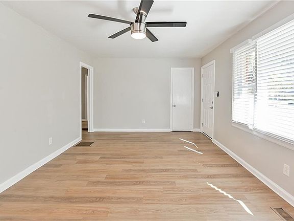 4th image of 2198 Harolds Ln