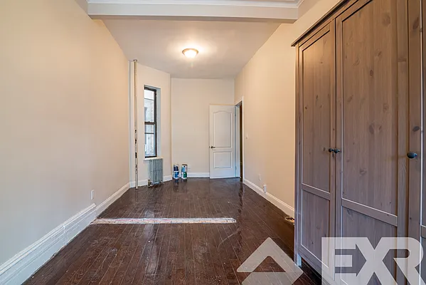 Rented by EXR | media 12