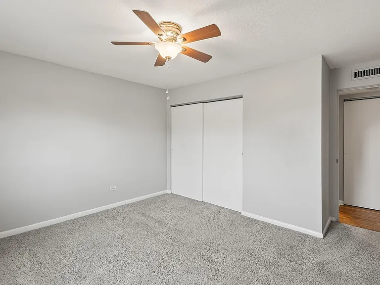 1333 N York St — Photo 45