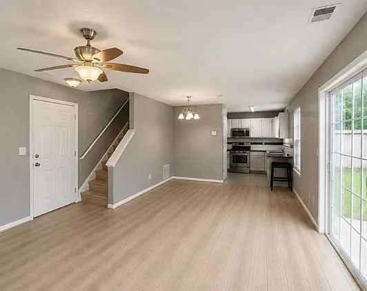 3 bed, 2.5 bath, 1232 sqft, $2,200 — Photo 3