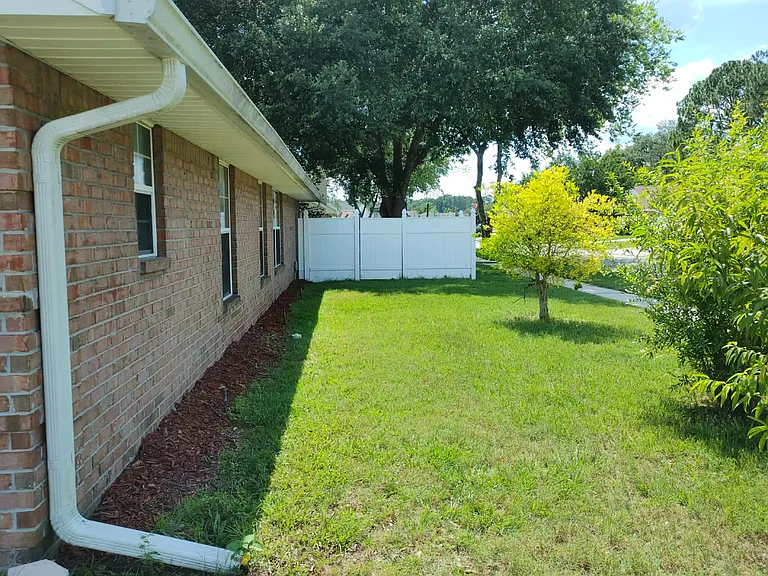 7548 Cliff Cottage Dr — Photo 4