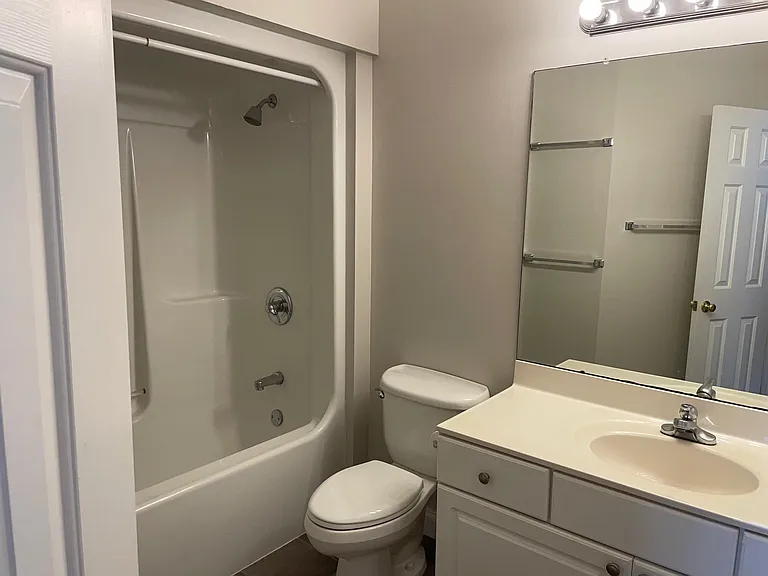 802 Carved Oak Dr — Photo 3