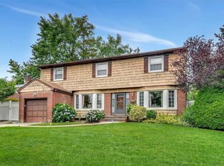 17 Jeremy Ave, Plainview, NY 11803