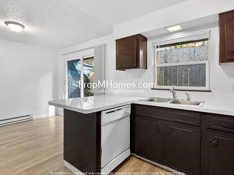1131 NE 162nd Ave — Photo 5