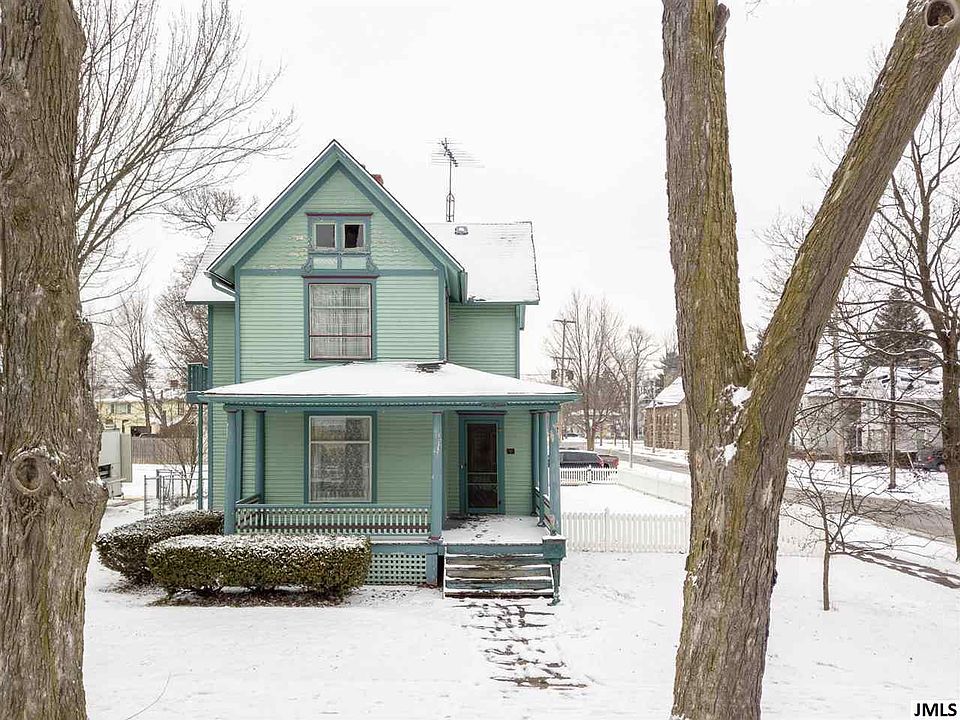 1st image of 215 E Pottawatamie St