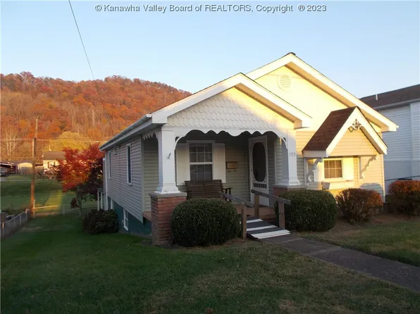 705 Washington Ave, Nitro, WV 25143