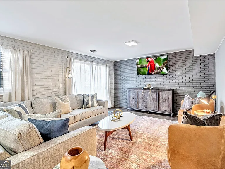 2480 Powers Ferry Dr SE — Photo 16