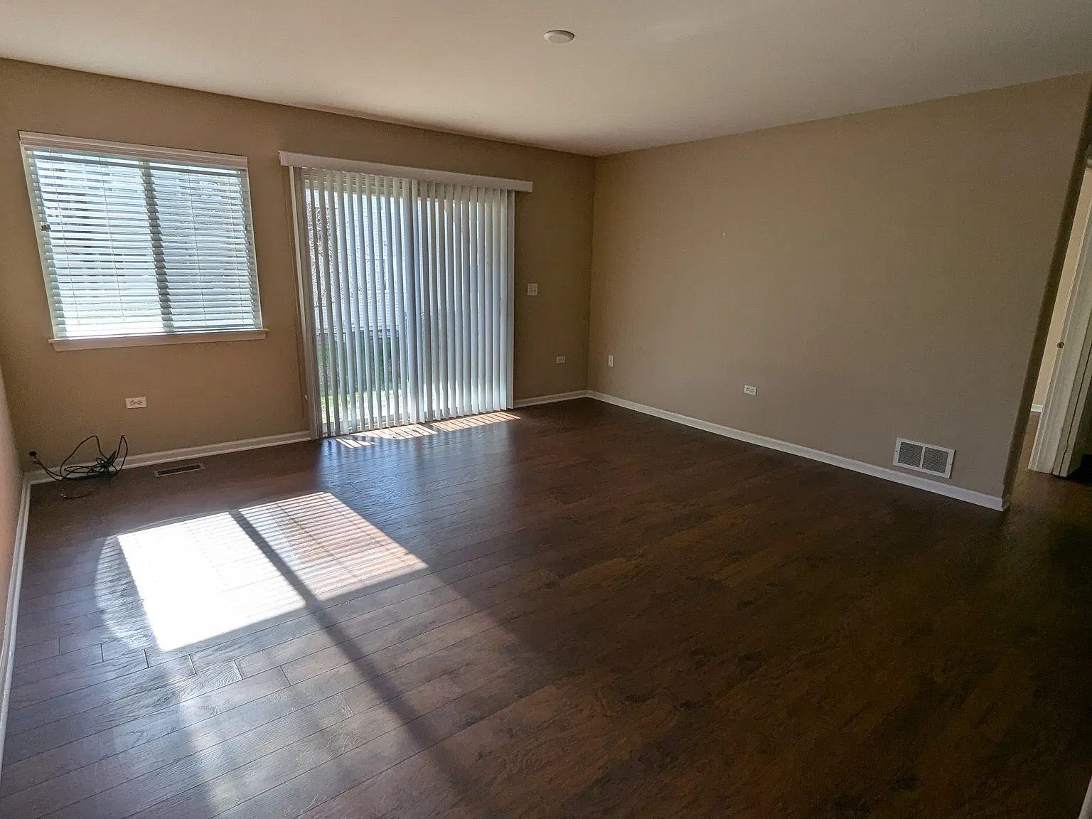 4 bed, 1870 sqft, $3,100 — Photo 4