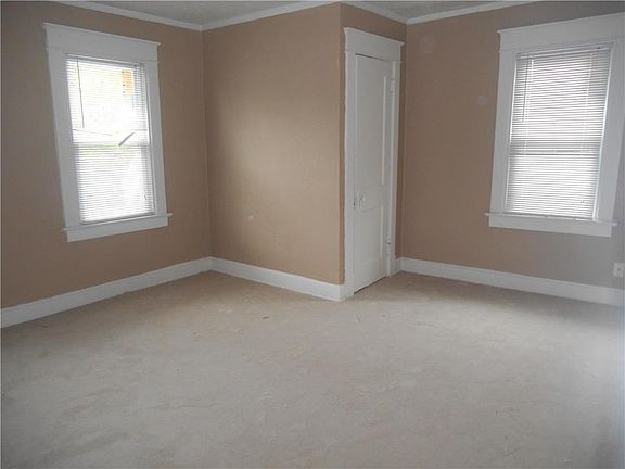 4th image of 2803 E 39th St