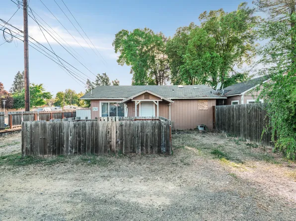2360 Redwood Ave, Grants Pass, OR 97527