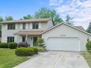 3218 Cedarvalley Dr, New Haven, IN