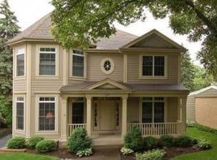 909 N Mitchell Ave, Arlington Heights, IL