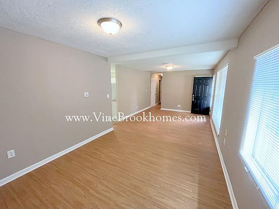 3rd image of 5319 Yucatan Dr