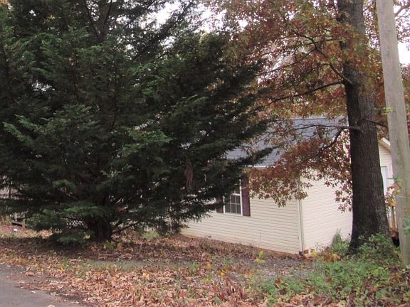 3rd image of 164 Hardin Dr