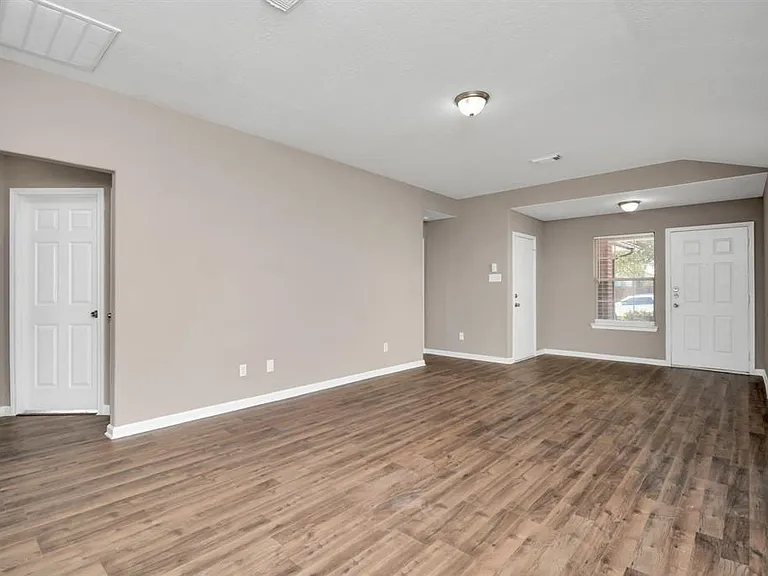 21826 Hemlock Park Dr — Photo 3
