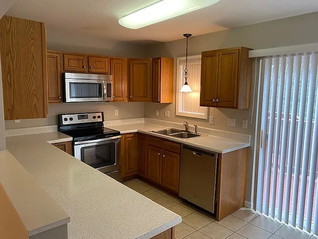 6 Aberdeen Dr — Photo 7