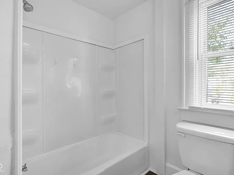 3019 Broadway St — Photo 15
