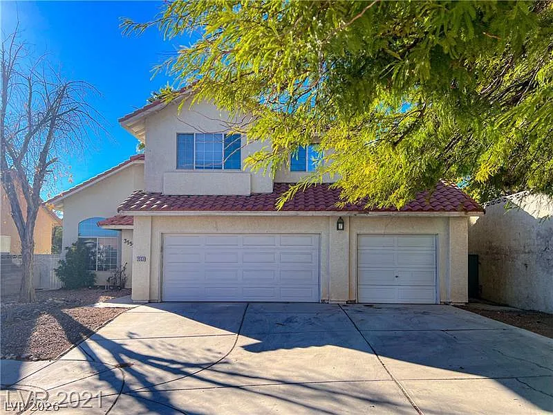 3 bed, 3.5 bath, 1954 sqft, $2,200 — Photo 2
