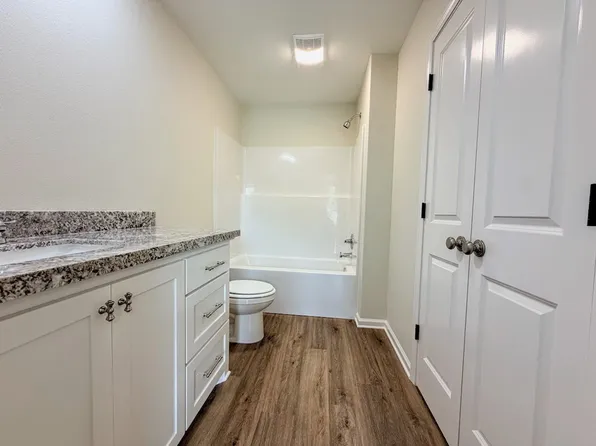 3715 Common St #B1, Lake Charles, LA 70607
