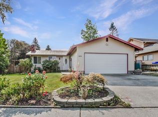 985 SW 3rd Ave, Oak Harbor, WA 98277