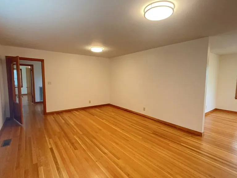 1400 McClung Ave SE — Photo 9