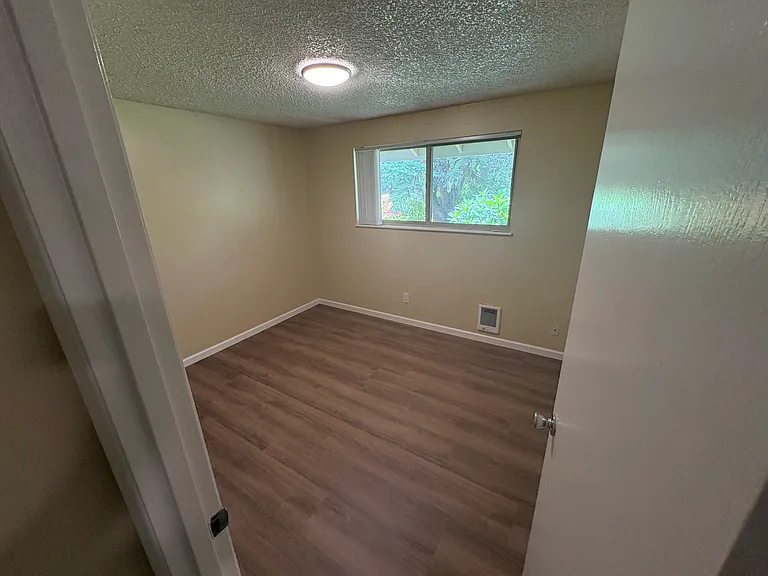 12650 SW 127th Ave — Photo 7