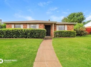 9722 Sophora Cir, Dallas, TX 75249