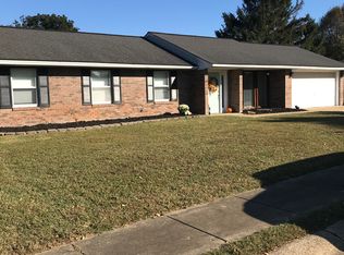 6000 River Bluff Dr, Newburgh, IN 47630