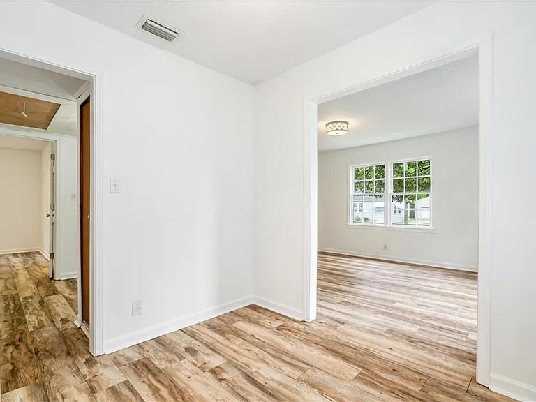 2507 Taylor Ave — Photo 6