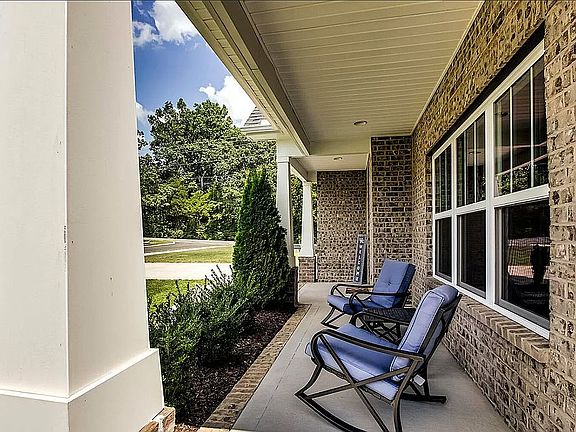 3rd image of 105 Ashton Fields Dr