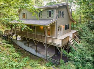 86 Railroad Grade Rd, Maggie Valley, NC 28751