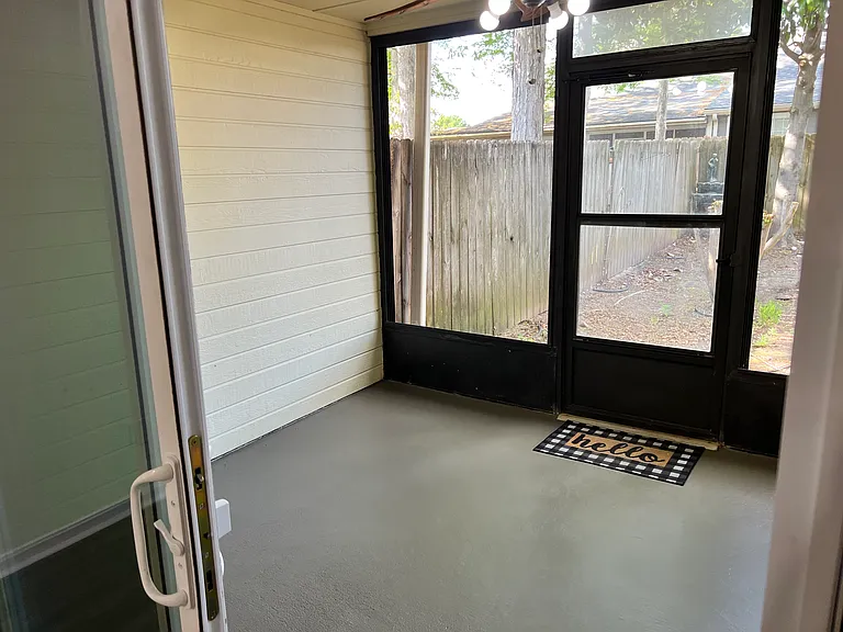 318 Somerset Dr — Photo 12