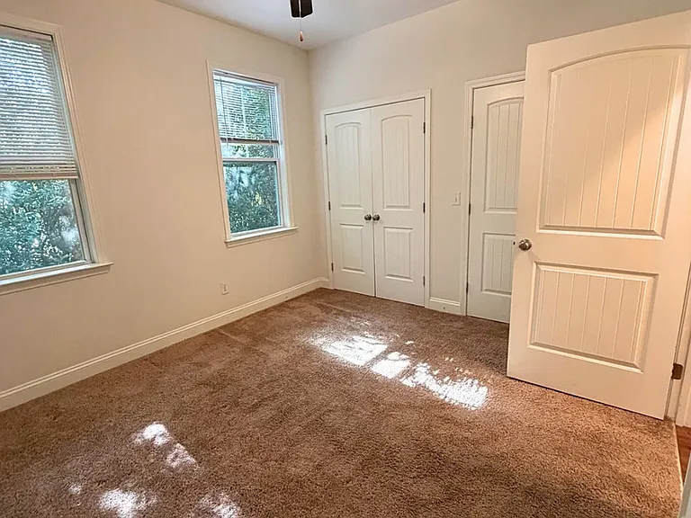 4908 Maple Ave — Photo 11