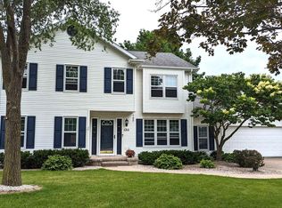 1211 Deerwood Ct, Appleton, WI 54914